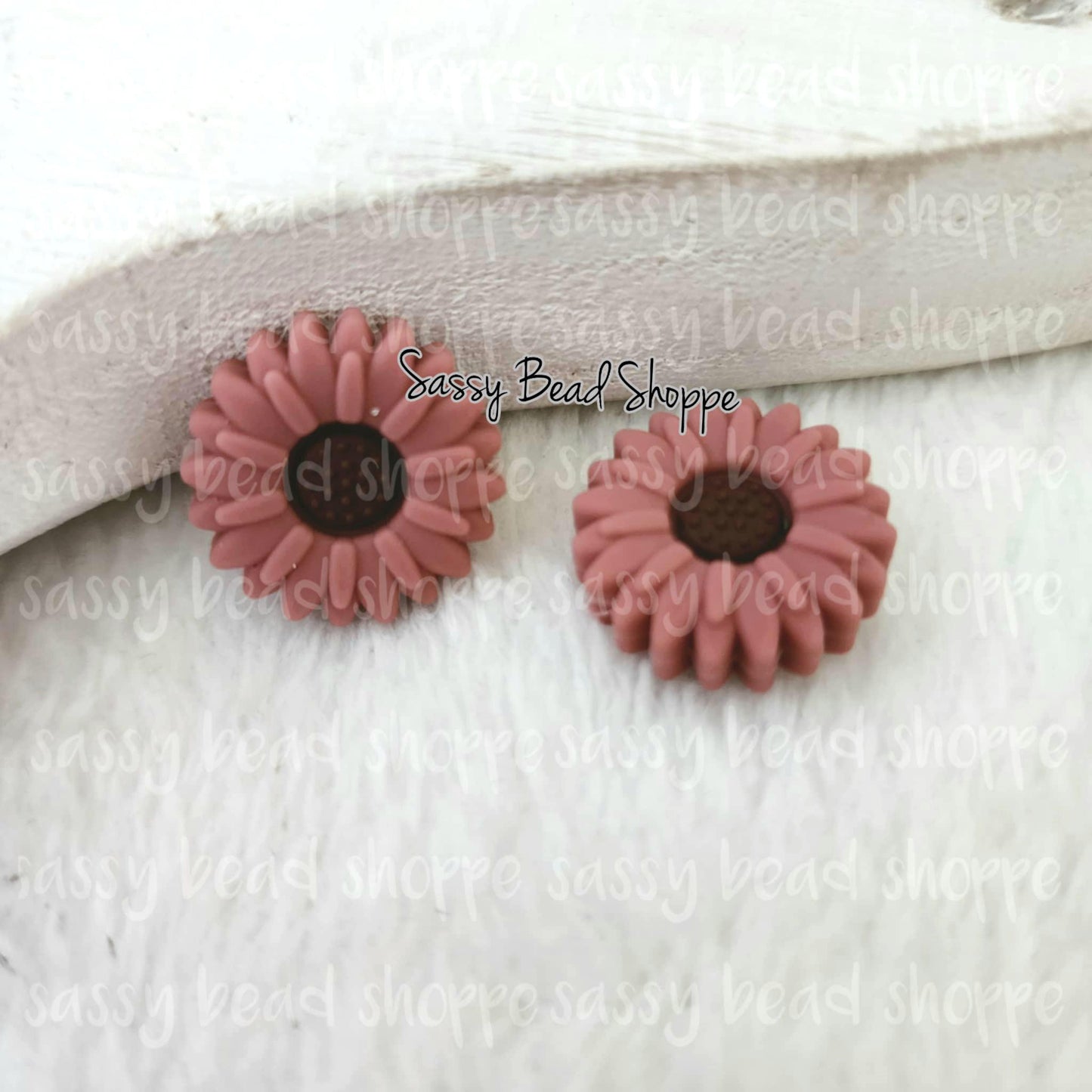 20mm Dark Mauve Daisy Focal Beads - Sassy Bead Shoppe