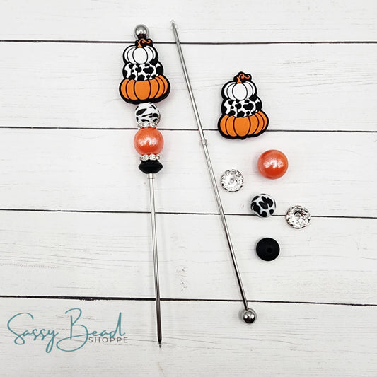 What your kit will come with. Completed cookie scribe is for reference only