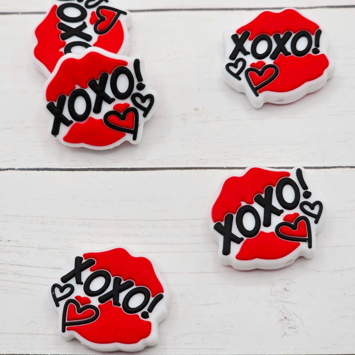 XOXO Lips Focal Bead