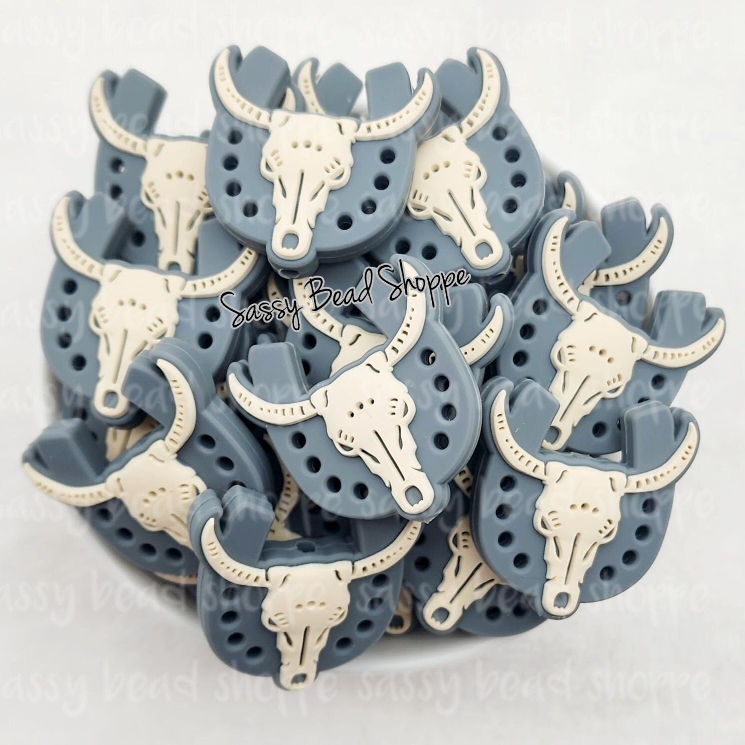 Sassy Bead Shoppe
Steer Skull with Horseshoe Focal Bead