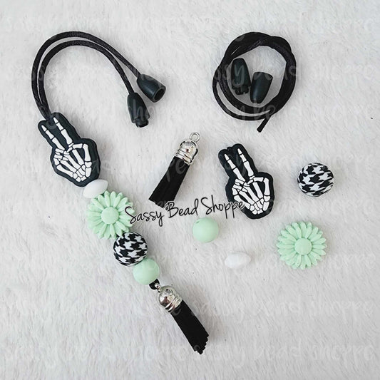 Sassy Bead Shoppe
Minty Vibes Car Charm