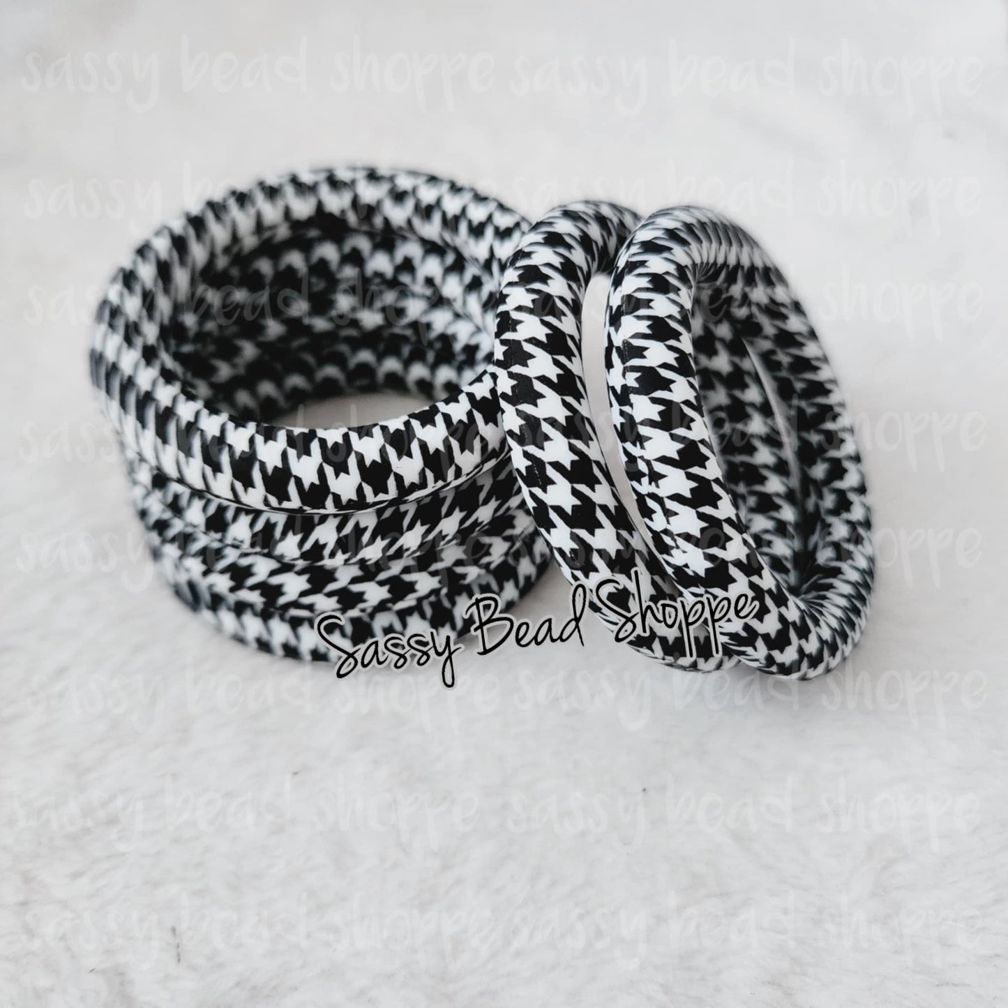 Sassy Bead Shoppe
Houndstooth Print Silicone Ring