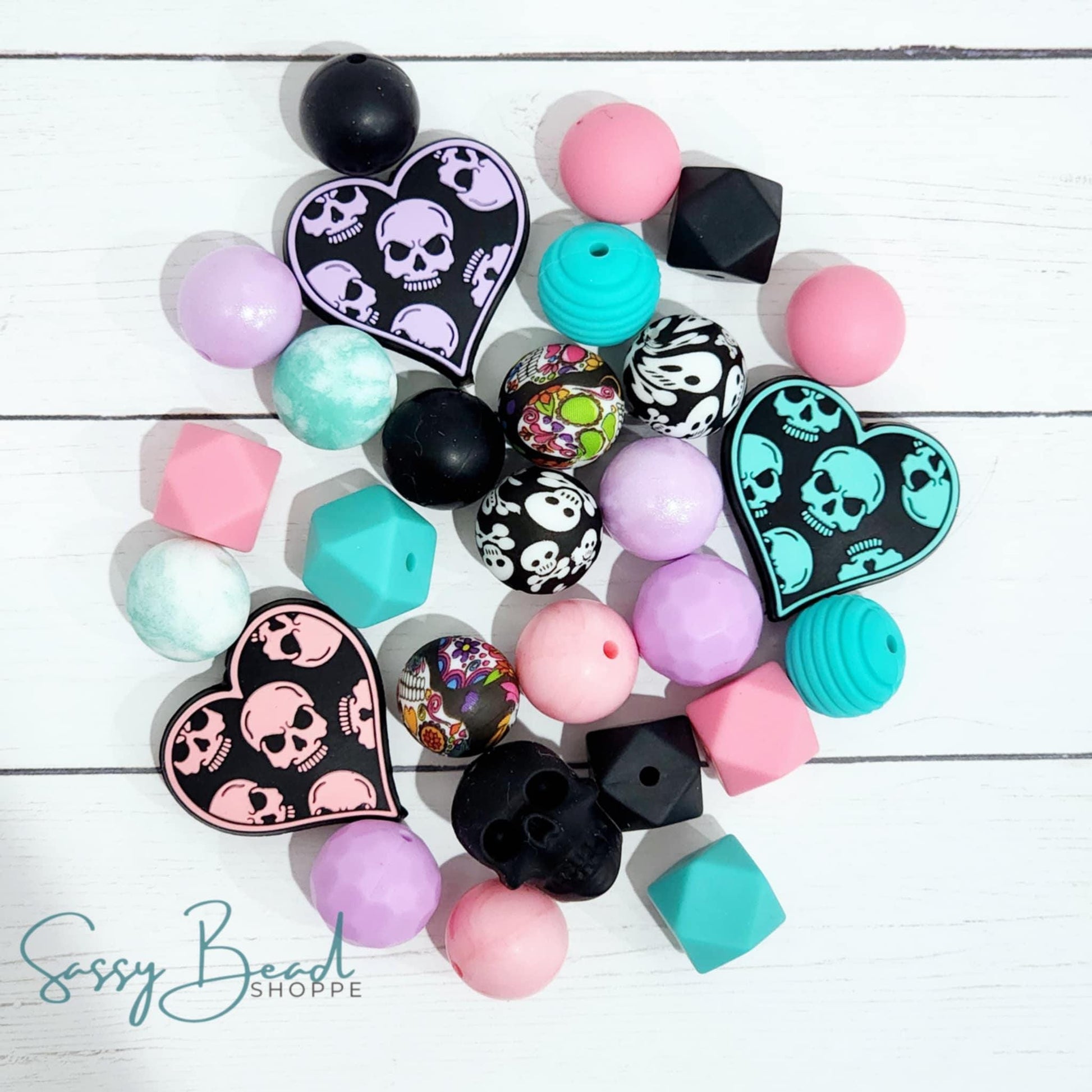 Sassy Bead Shoppe
Skull Girl Bead Mix 28 count