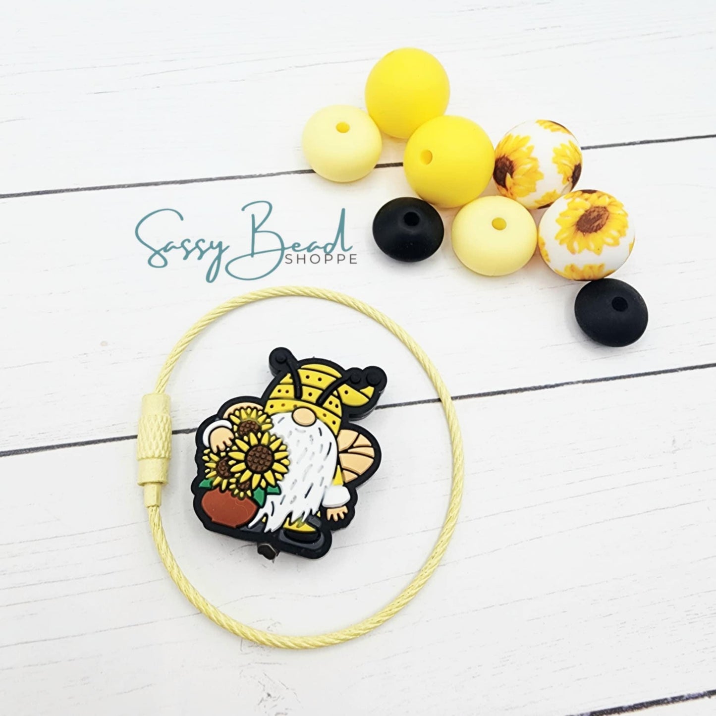 Sassy Bead Shoppe
Buzzin Bee Tumbler Charm What you receive