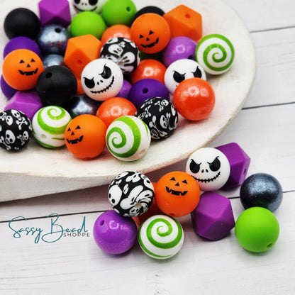 Spooky Season Bead Mix with a fun mix of Halloween beads - pumpkins, skulls & crossbones and skulls — plus accent beads