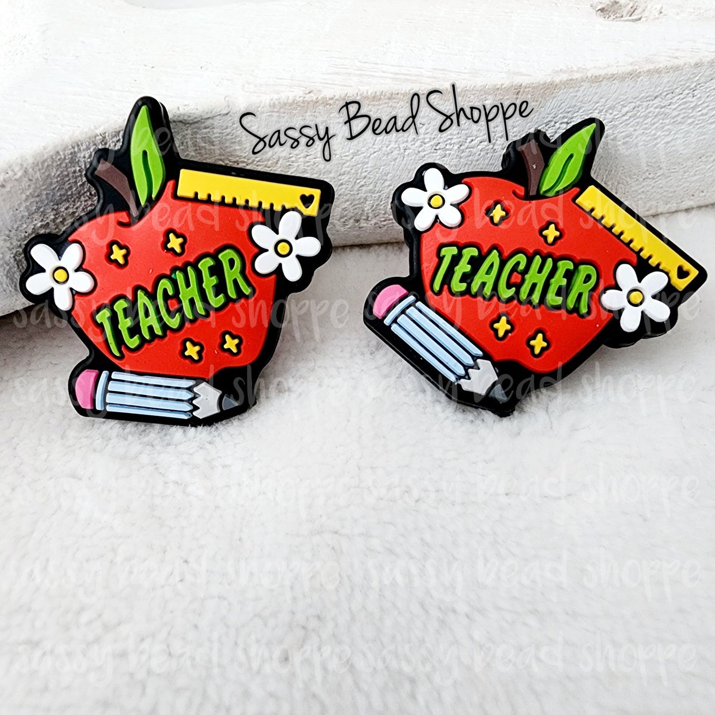 Sassy Bead Shoppe
Teacher Apple Focal Bead
Close Up