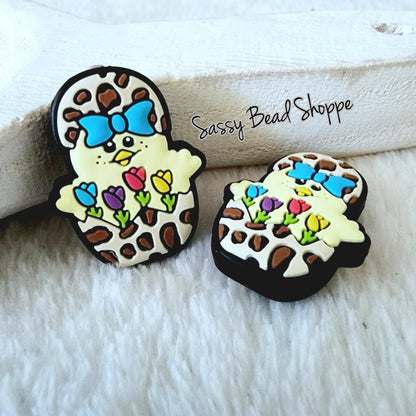Sassy Bead Shoppe
Easter Chick Focal Bead 
Close Up
