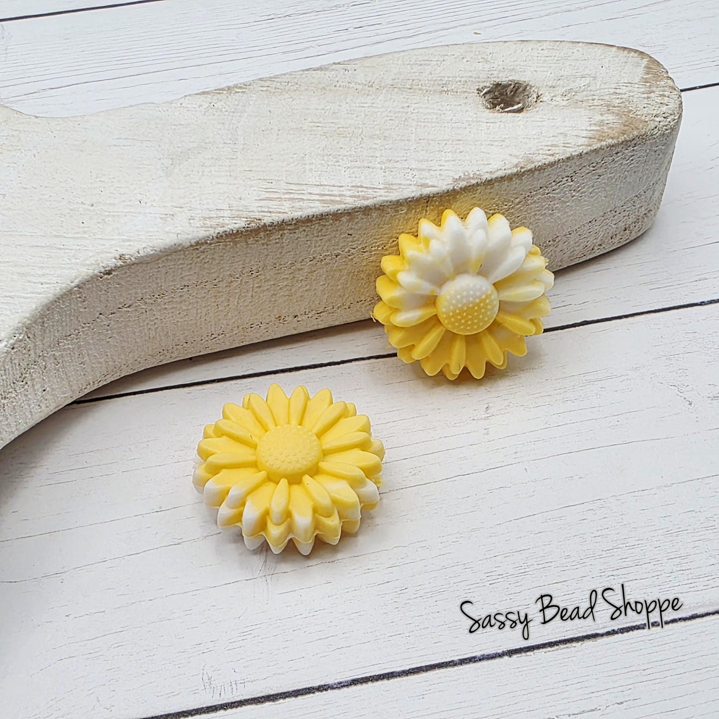 22mm Turquoise Marble Daisy Beads