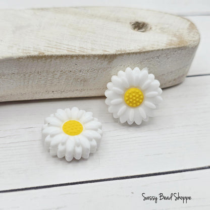 20mm White Daisy Bead