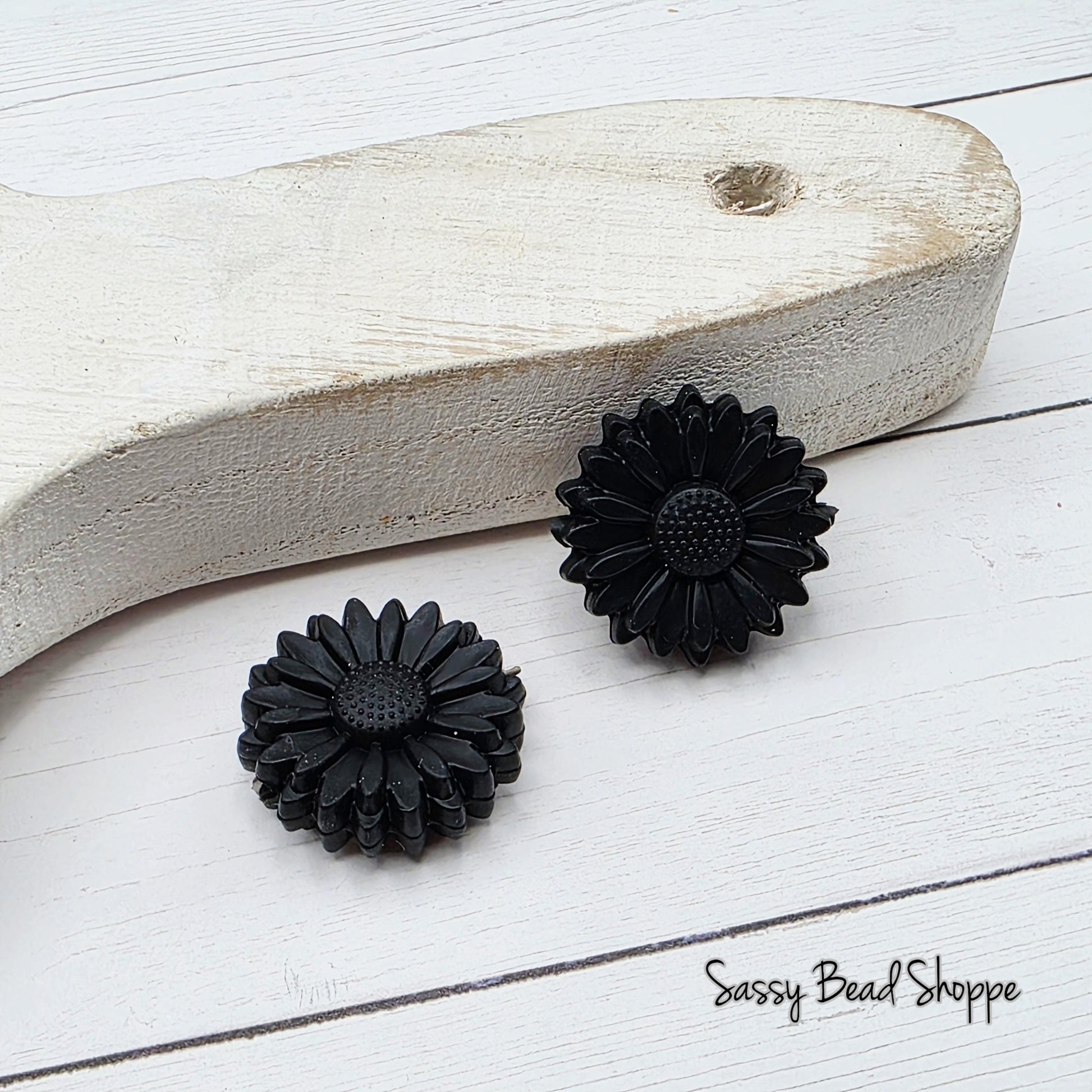 22mm Turquoise Marble Daisy Beads