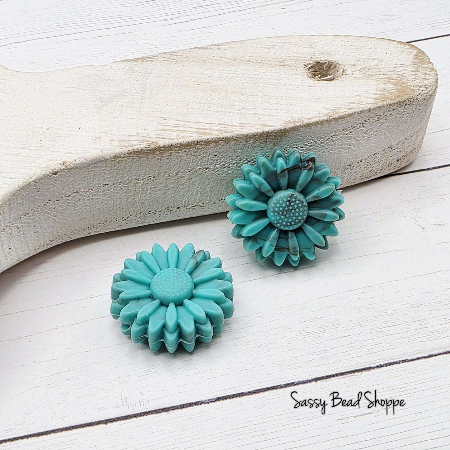 22mm Turquoise Marble Daisy Beads