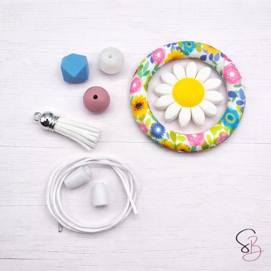 Daisy Bloom Car Charm DIY Kit, Spring Floral Bead Kit, Beaded Car Charm Accessory, Rearview Mirror Charm, Gift for Her