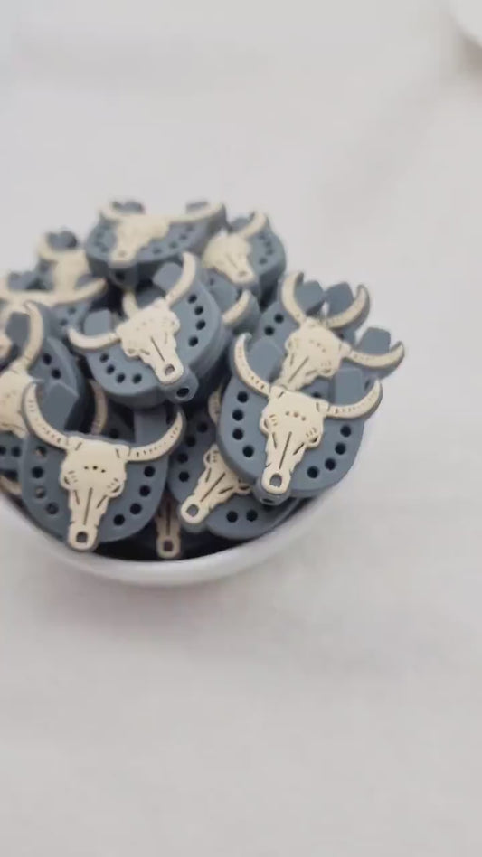 Steer Skull with Horseshoe Focal Bead