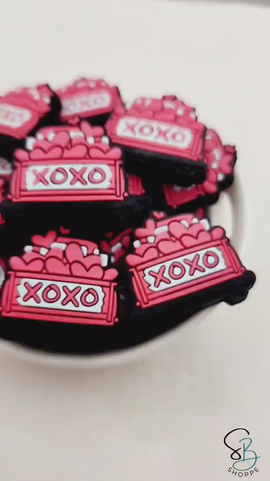 XOXO Party Beads