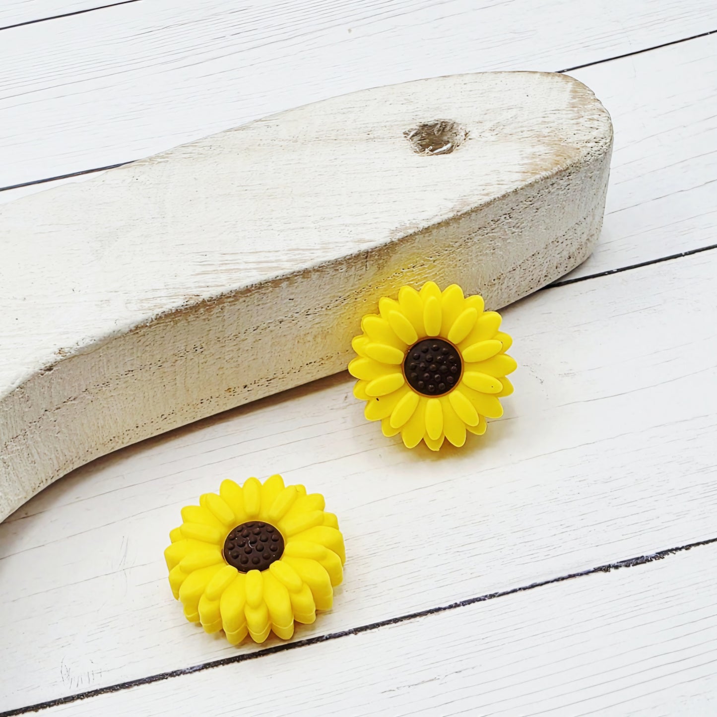 20mm Daisy Flower Bead