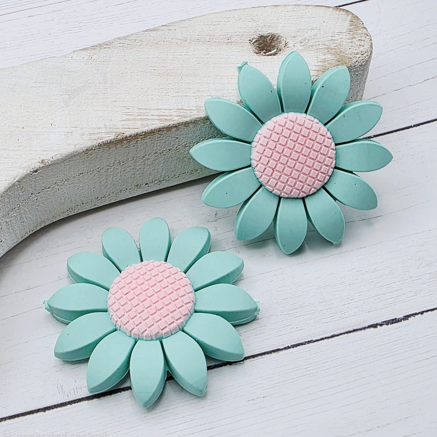 40mm Daisy Flower LARGE Beads