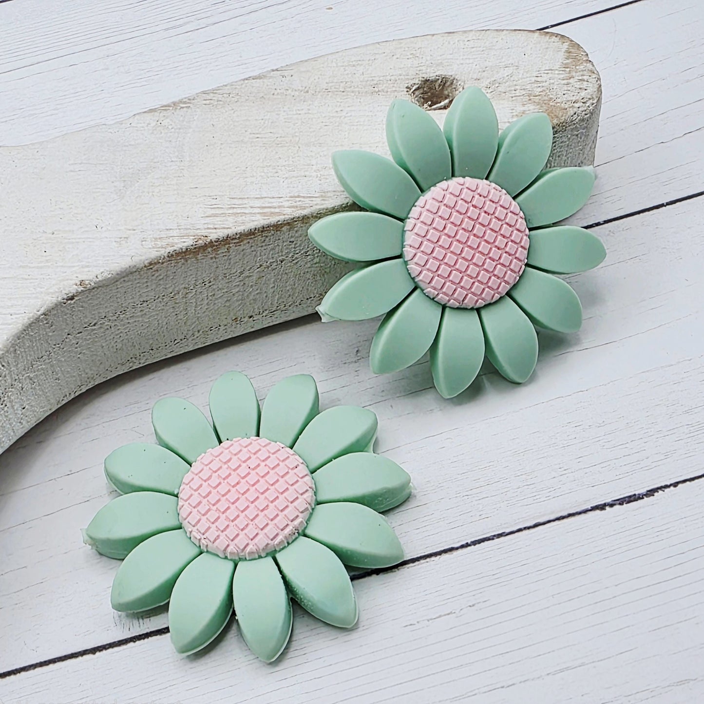 40mm Daisy Flower LARGE Beads