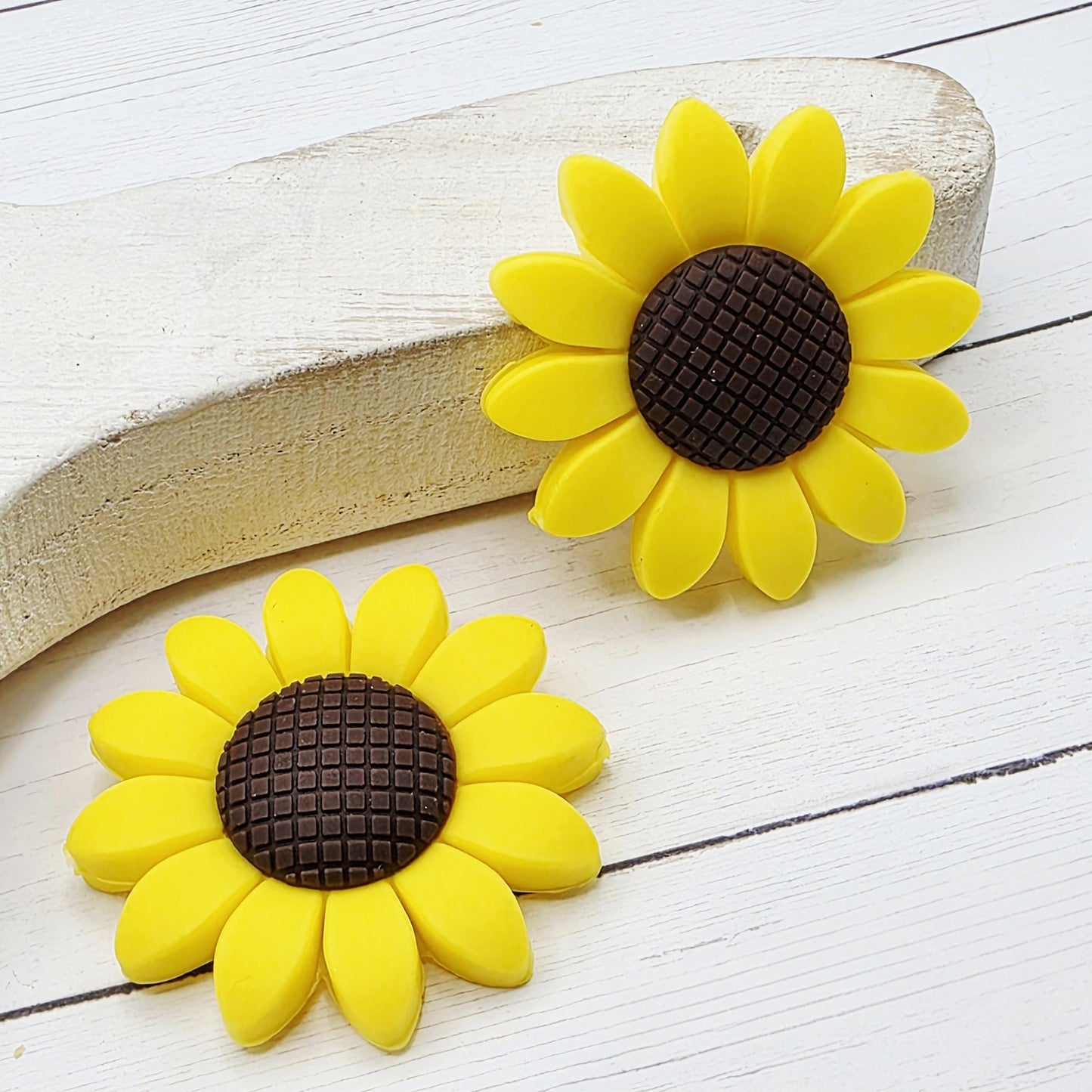 40mm Daisy Flower LARGE Beads