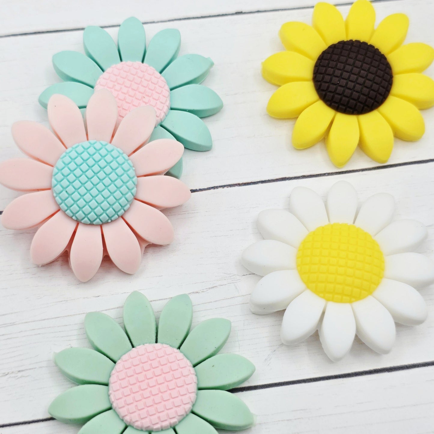 40mm Daisy Flower LARGE Beads