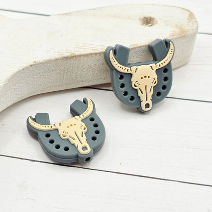 Steer Skull with Horseshoe Focal Bead