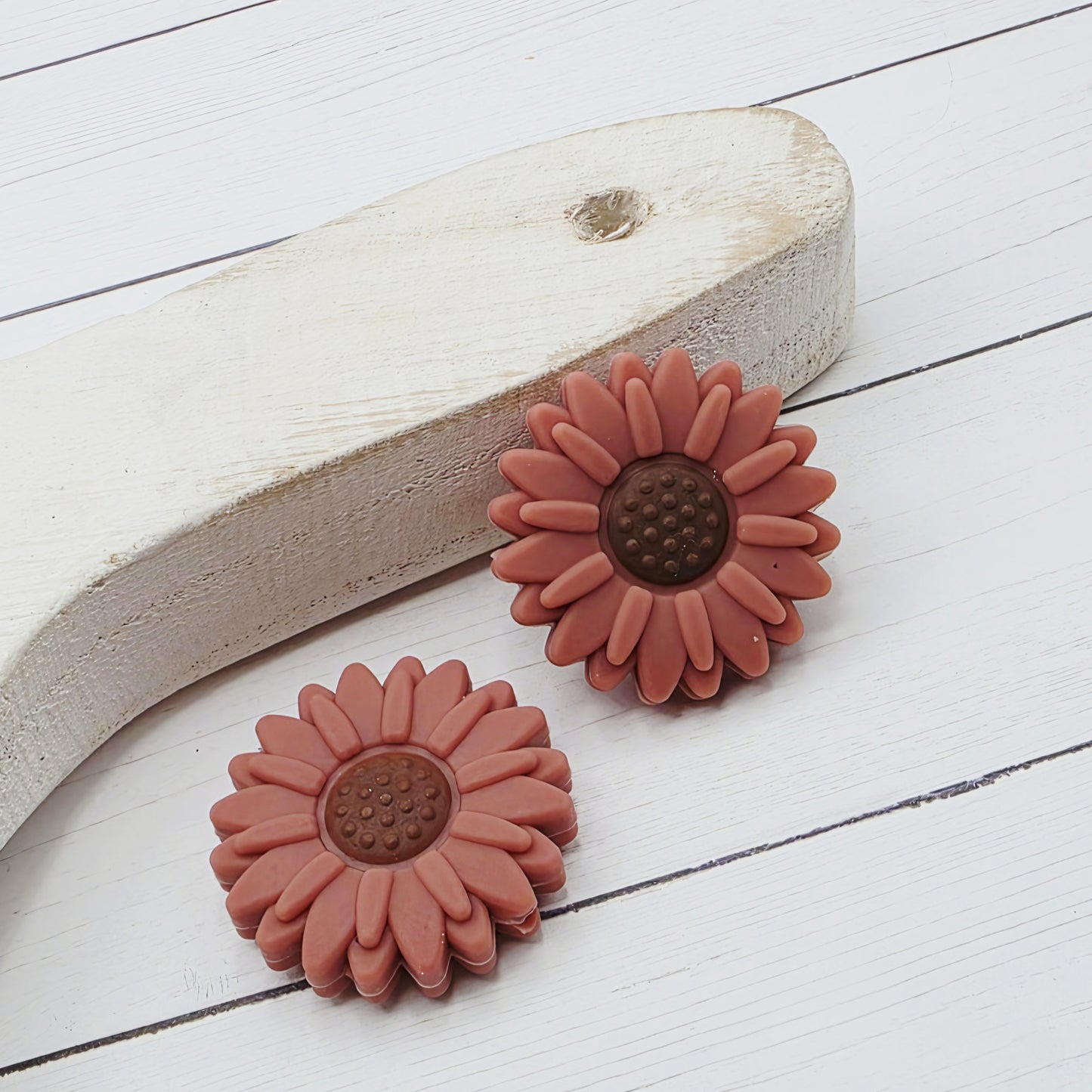 30mm Daisy Flower Beads
