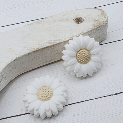 30mm Daisy Flower Beads