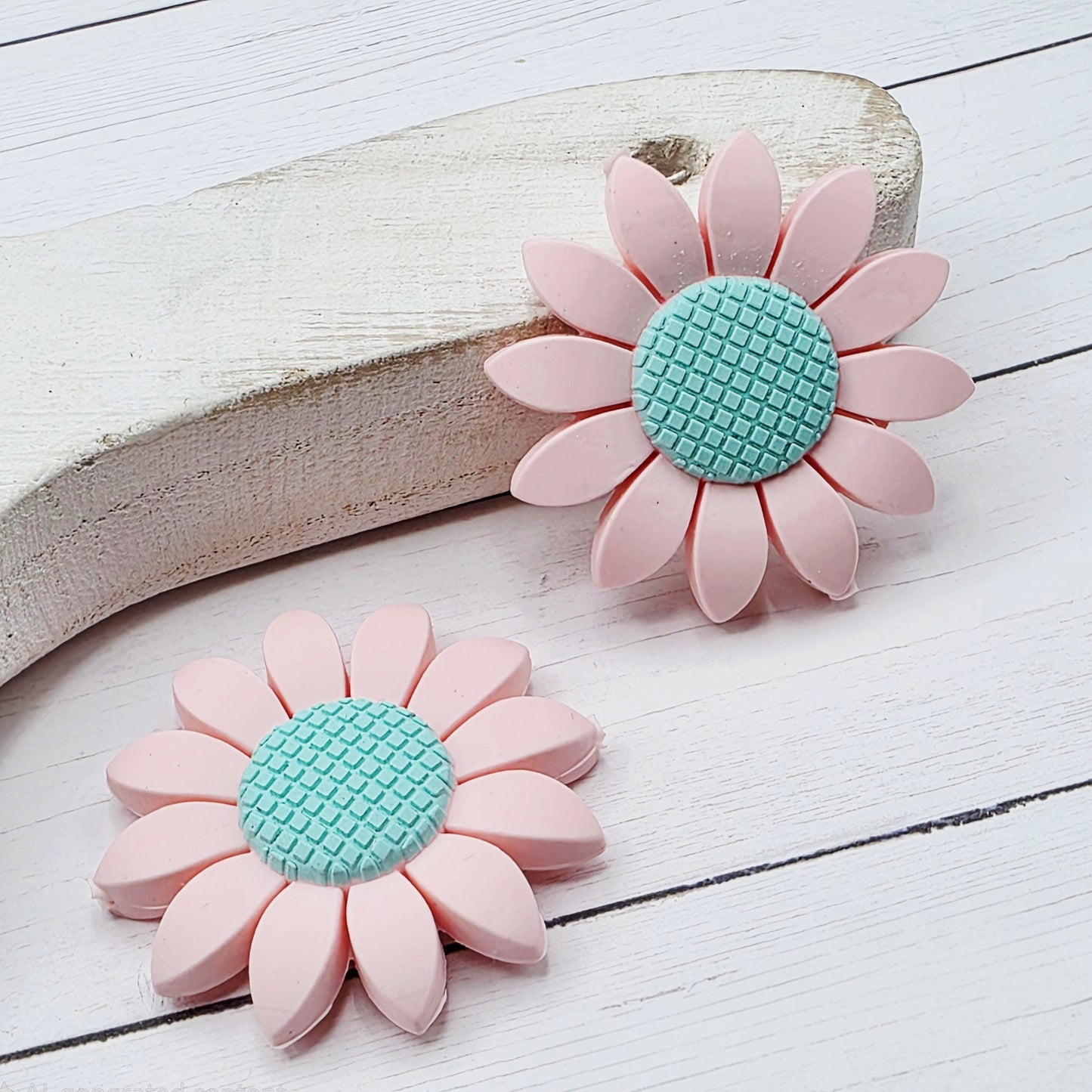 40mm Daisy Flower LARGE Beads