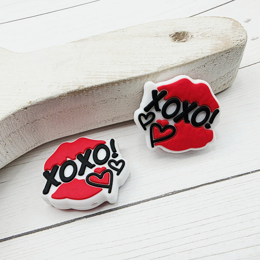 XOXO Lips Focal Beads