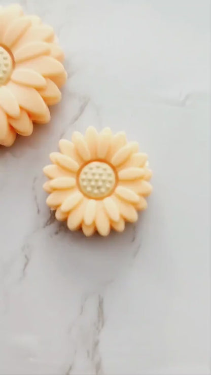 30mm Big Peach Daisy Beads