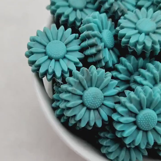 22mm Turquoise Marble Daisy Beads