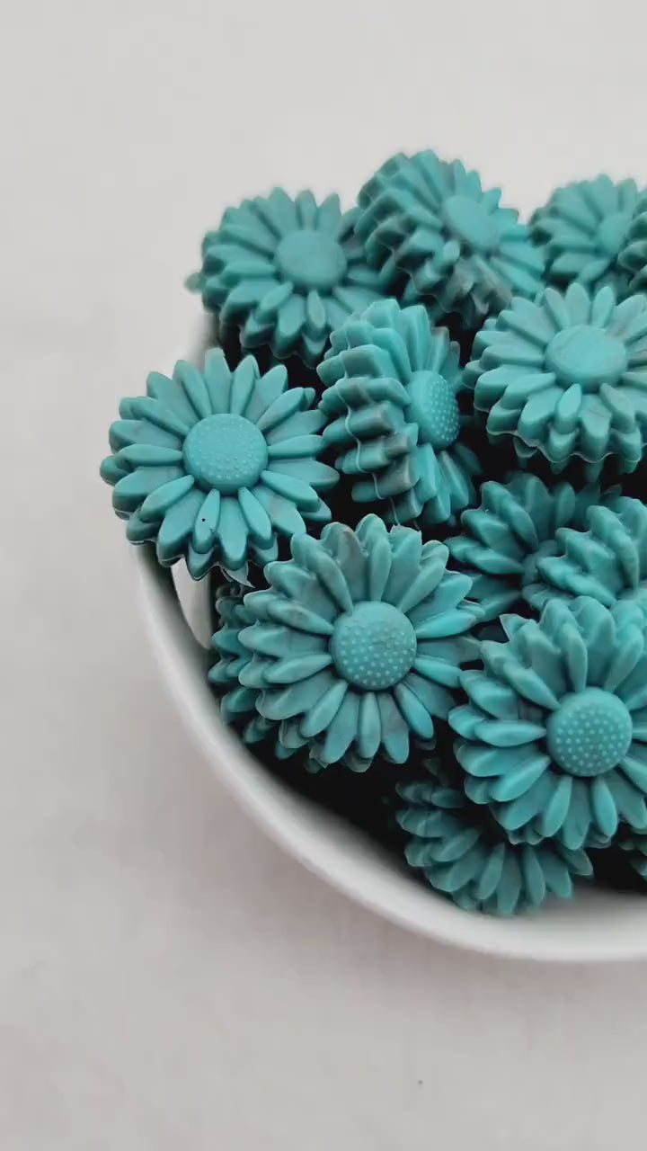 22mm Turquoise Marble Daisy Beads