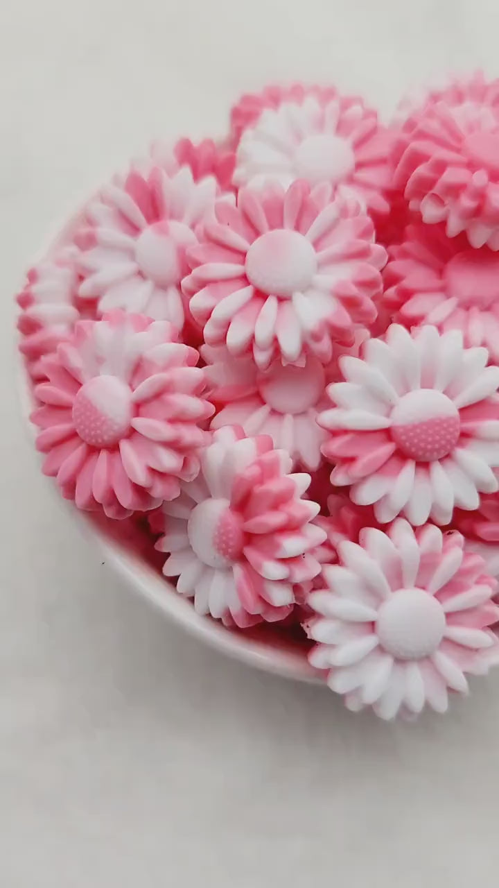 22mm Pink Tie Dye Daisy Beads